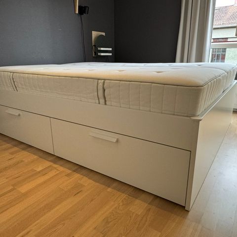 RESERVERT - IKEA BRIMNES seng med oppbevaring 160x200