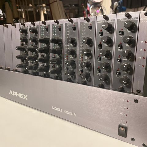 Høykvalitets outboard gear. Aphex 9000