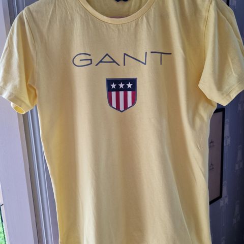 Gant t-skjorte str 13 - 14 år / 158 - 164 cm