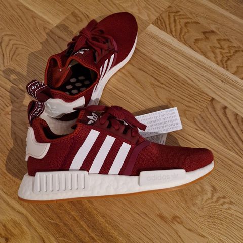 Adidas Originals NMD R1 sneakers (40) til salgs