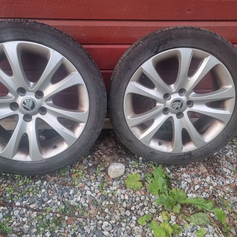 Skoda dekk 225/45 R17