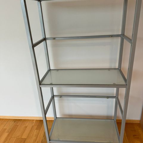 Free shelving unit