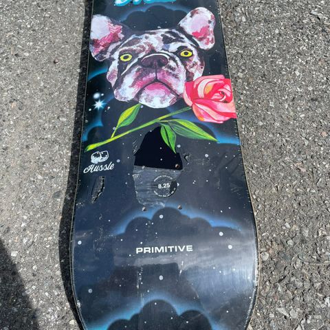 Primitive skateboard brett Neal Hussle 8,25