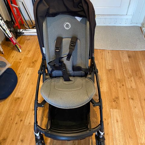 Bugaboo Bee3 og utstyr (søskenbrett, reisebag, adopter til maxicosi bilstol)