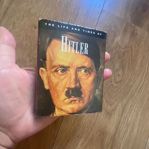 Bok om Hitler.