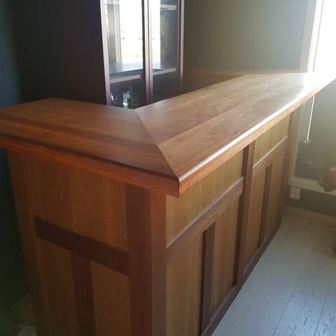 Bardisk i Cherry Wood (Bedre Enn Mahogany)