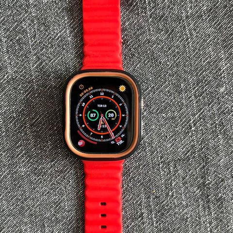 Apple Watch Ultra. Helt strøken! Inkl 9 nye reimer og 8 klokkehus.