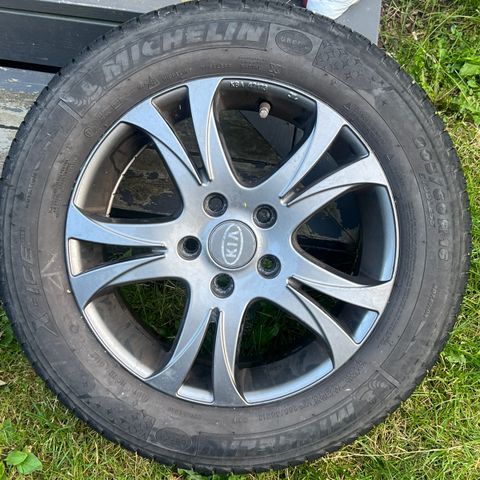 1 dekk og felg gis bort 205/60 R16