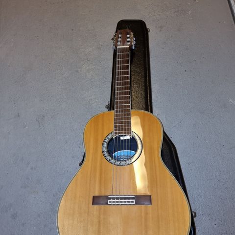 Ovation Celebrety CS 163