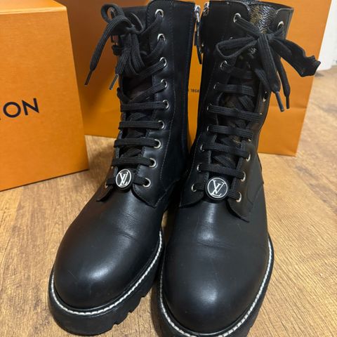 Louis Vuitton Damesko 40 St