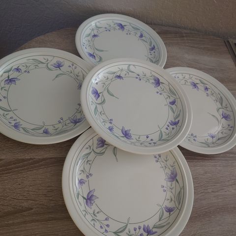 Staffordshire tableware England middagstallerken. Kan sende!