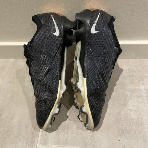 Nike Air Zoom Mercurial Vapor XV retro