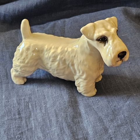 Sealyham terrier i Beswick porselen.