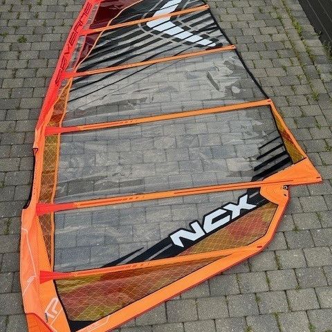 Windsurfingseil Severn NCX 9.0 og Point-7 AC-X  7.0M