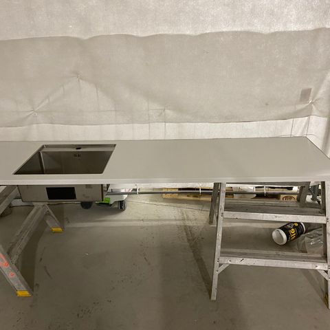 Laminat benkeplate inkl underlimt vask