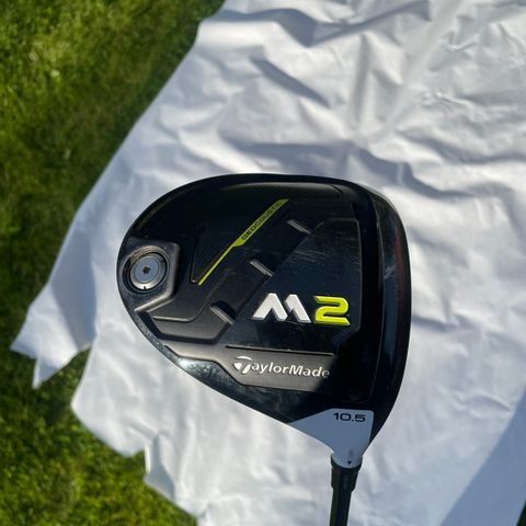 M2 Driver golf med skaftet