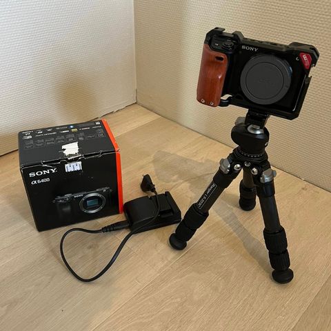 Sony A6400 // med Cage, lader og to batterier