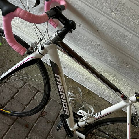 Merida landevei sykkel med rosa detaljer stl S (jeg er 165 cm)