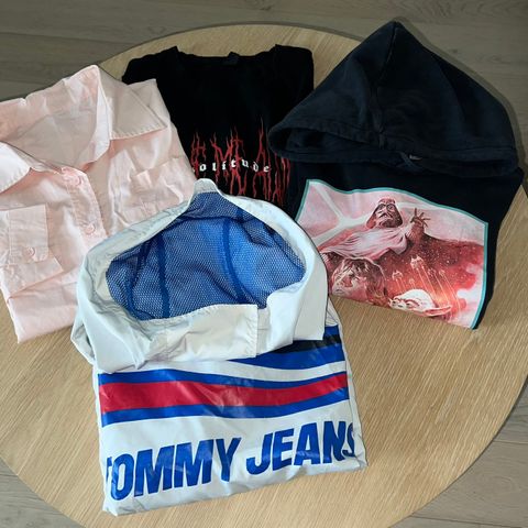 skjorte, jakke Tommy Hilfiger, hettegenser med hette H&M, t-skjorte