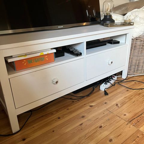 Hemnes tv benk