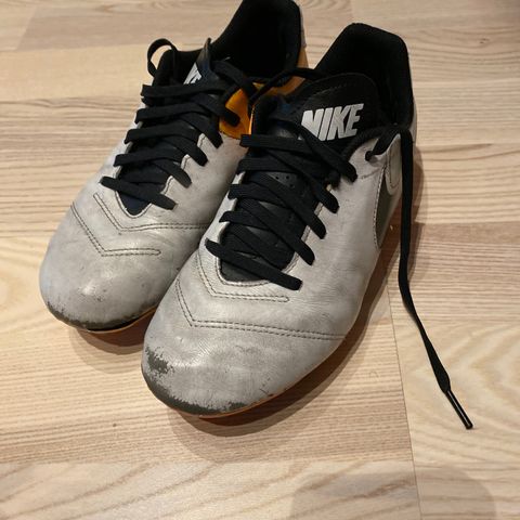 Nike fotballsko str 36