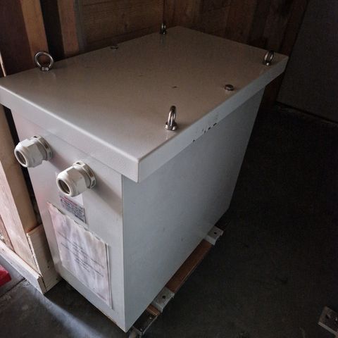 Trafo 16 KVA 400/230 el 230/400V selges