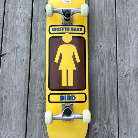 Ubrukte skateboard selges.