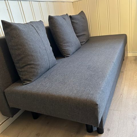 Sovesofa fra IKEA , stått på gutterom,lite brukt