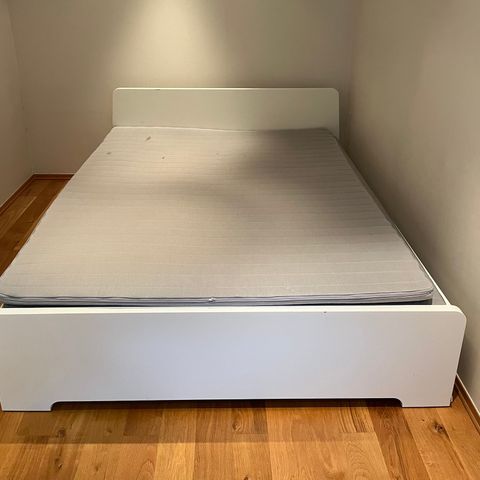 IKEA seng 160 x 200 gis bort mot henting