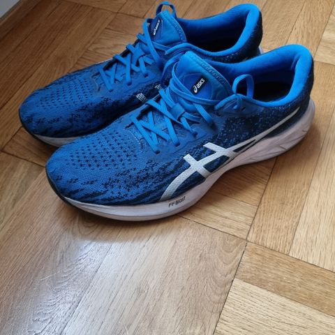 Asics løpesko str 45