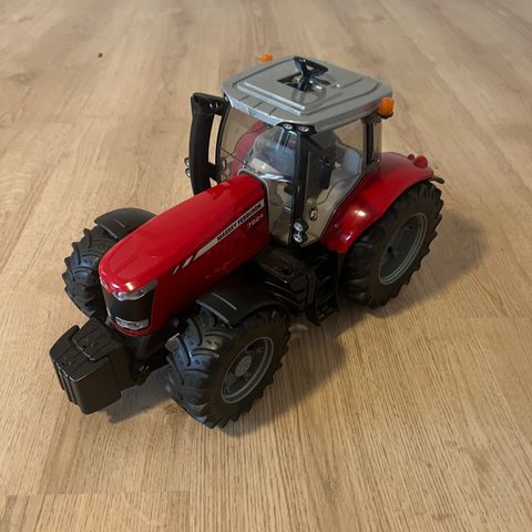 Bruder leketraktor selges - Massey Ferguson 7624