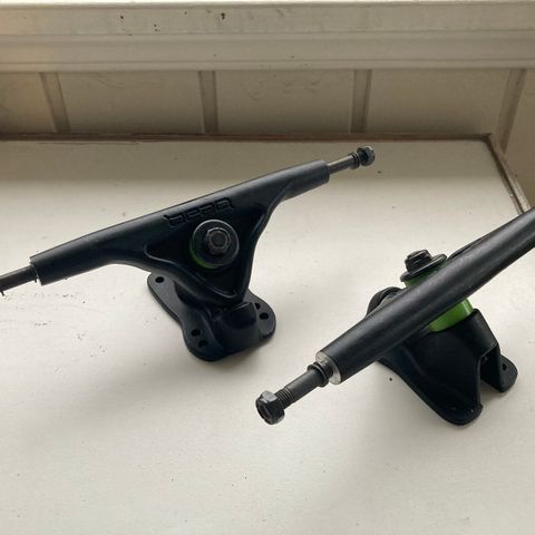 Bear Grizzly 852 versjon 4 longboard trucks og div.