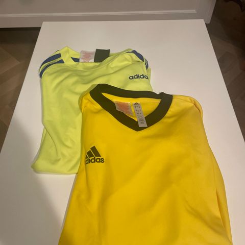 Adidas trenings t-skjorter