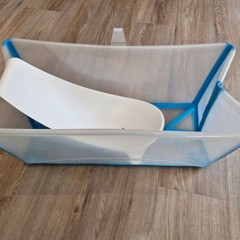 Stokke flex badebalje med nyfødtinnlegg