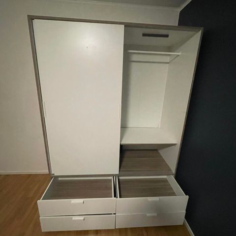 Garderobe fra ikea