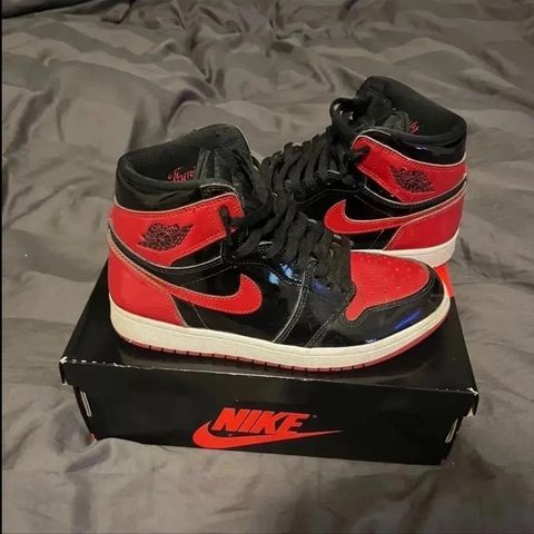 Air Jordan 1 Patent Bread