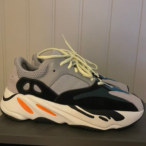 Yeezy 700 Wave Runner