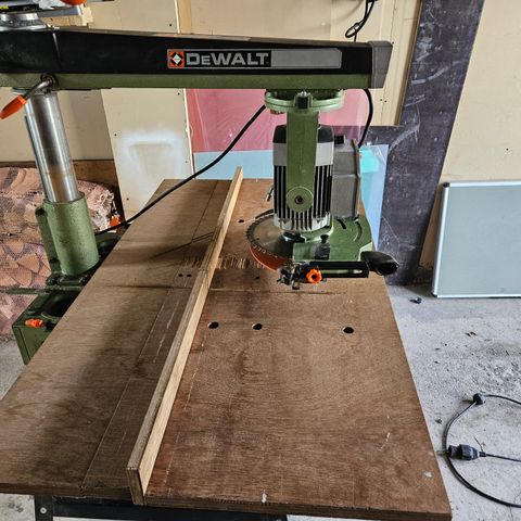 Radialsag fra DeWalt  DW1251