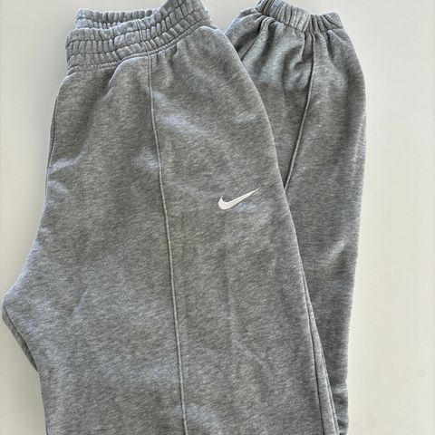 Nike joggebukse - baggy, størrelse S