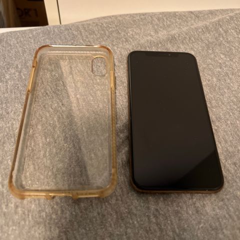 iPhone Xs 64GB med deksel