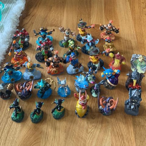 Skylander swap force figurer selges