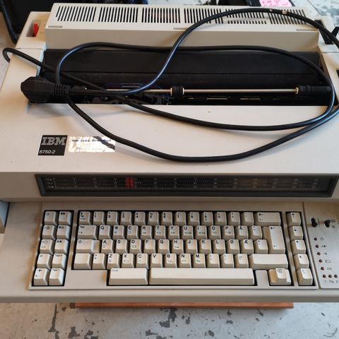 IBM skrivemaskin 6750-2