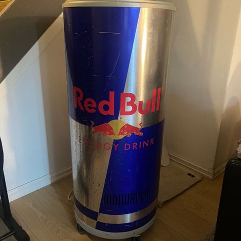 Redbull kjøleskap