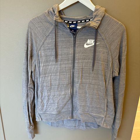 Nike genser str M