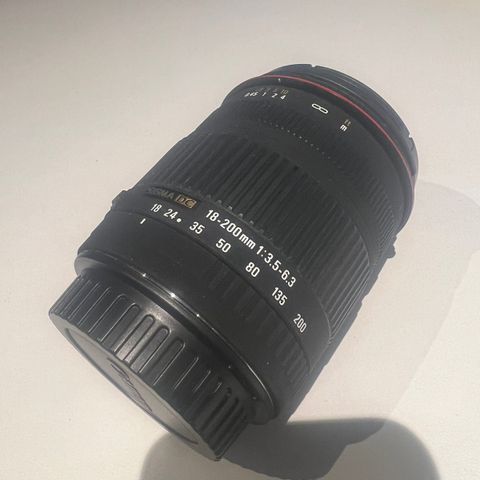 Sigma 18-200mm F3.5-6.3