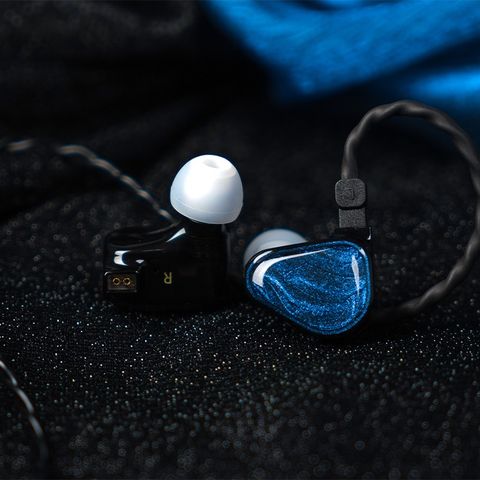 Truthear x Cronicle Zero IEM gaming ørepropper selges