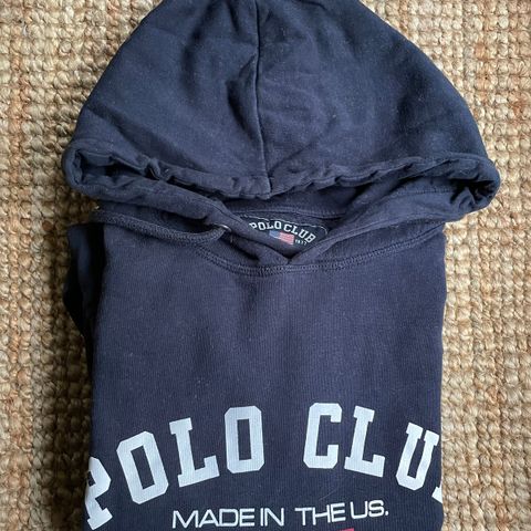 Hoodie og chinos gis bort (reservert)