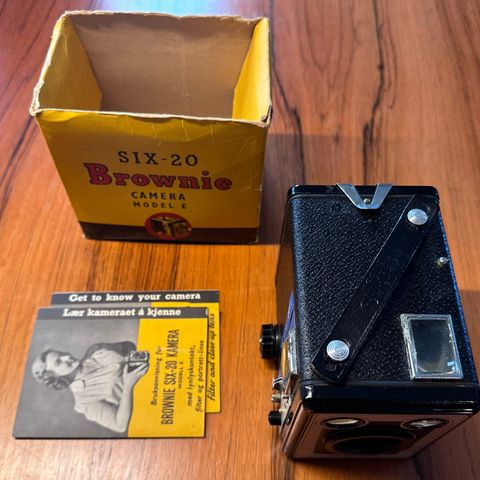 Boks kamera Kodak Brownie Six 20 Model E.