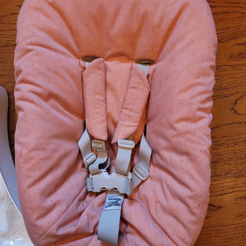 Reservert. Stokke newborn sete selges med tilbehør