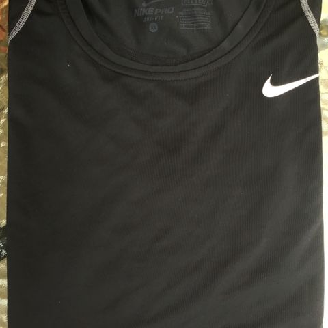 NIKE PRO og DRI-FIT - NIKE SWIM t-skjorte